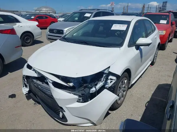 JTDBCMFE5R3049992 2024 TOYOTA COROLLA - Image 2