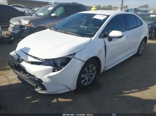 JTDBCMFE5R3052679 2024 TOYOTA COROLLA - Image 2