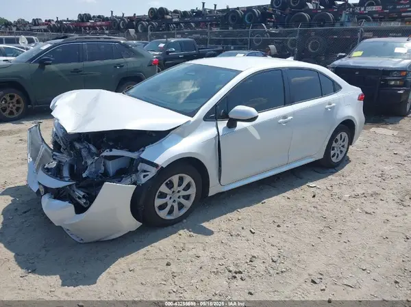JTDBCMFE5R3059230 2024 TOYOTA COROLLA - Image 2