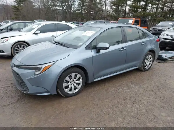 JTDBCMFE5S3069813 2025 TOYOTA COROLLA - Image 2