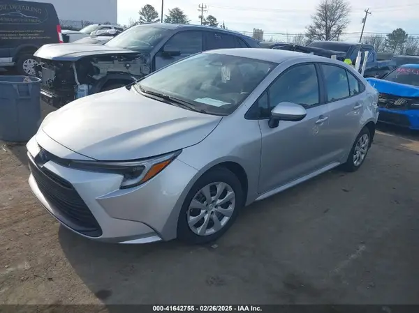 JTDBCMFE5S3078155 2025 TOYOTA COROLLA - Image 2