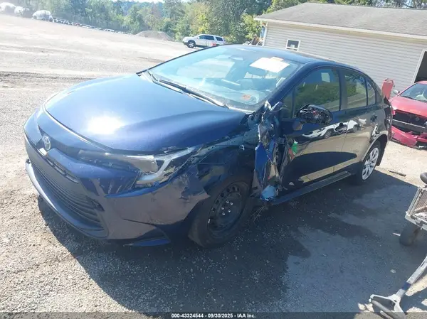 JTDBCMFE5S3081055 2025 TOYOTA COROLLA - Image 2