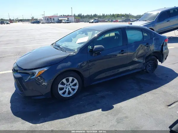 JTDBCMFE5S3091598 2025 TOYOTA COROLLA - Image 2