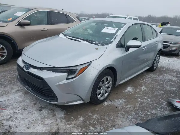 JTDBCMFE5S3098292 2025 TOYOTA COROLLA - Image 2