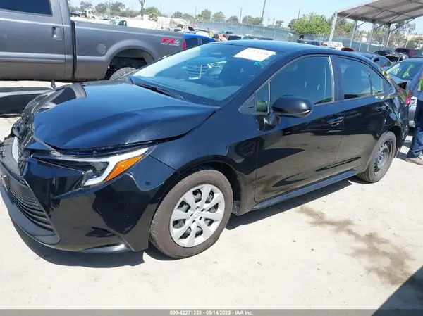 JTDBCMFE5SJ039562 2025 TOYOTA COROLLA - Image 2
