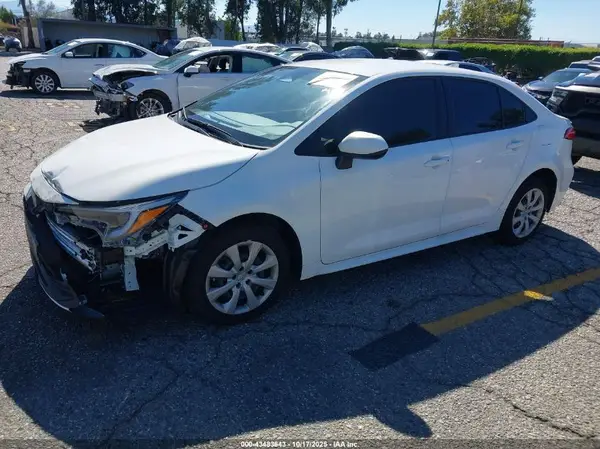 JTDBCMFE5SJ044664 2025 TOYOTA COROLLA - Image 2