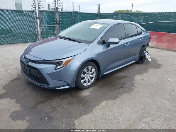 JTDBCMFE6PJ010496 2023 TOYOTA COROLLA - Image 2
