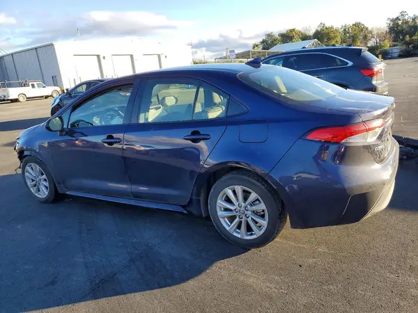 JTDBCMFE6PJ015052 2023 TOYOTA COROLLA - Image 2