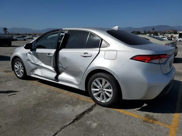 JTDBCMFE6R3033834 2024 TOYOTA COROLLA - Image 2