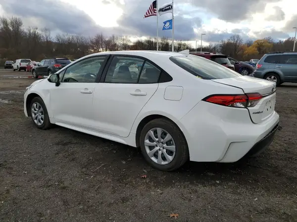JTDBCMFE6R3036393 2024 TOYOTA COROLLA - Image 2