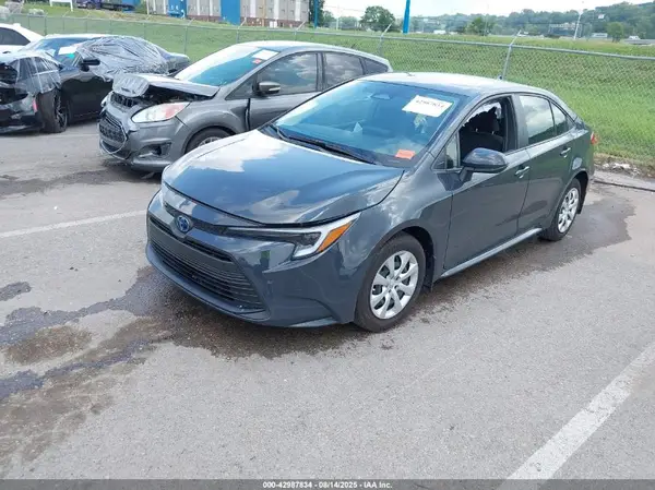 JTDBCMFE6R3036863 2024 TOYOTA COROLLA - Image 2