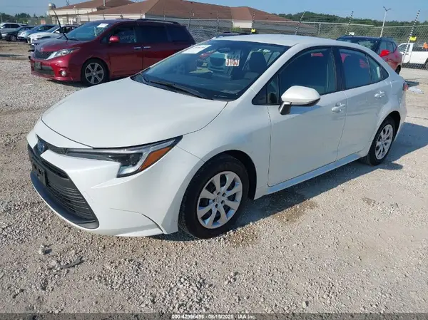 JTDBCMFE6R3039486 2024 TOYOTA COROLLA - Image 2