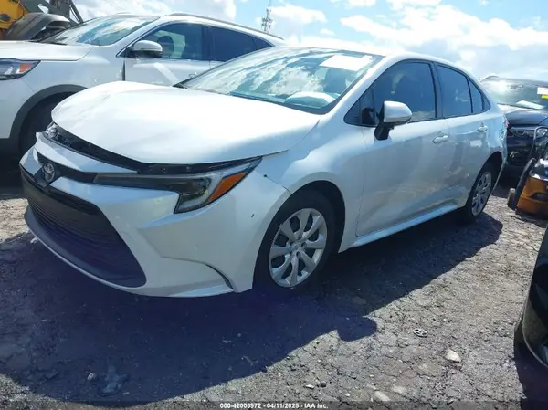 JTDBCMFE6R3052142 2024 TOYOTA COROLLA - Image 2