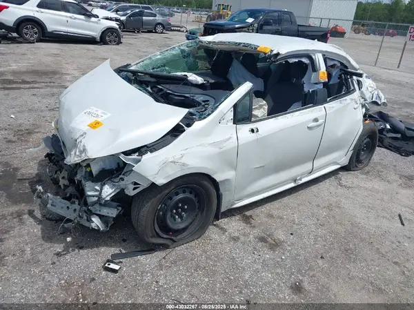 JTDBCMFE6R3056417 2024 TOYOTA COROLLA - Image 2