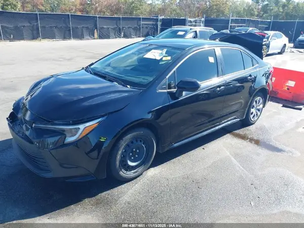 JTDBCMFE6R3063626 2024 TOYOTA COROLLA - Image 2