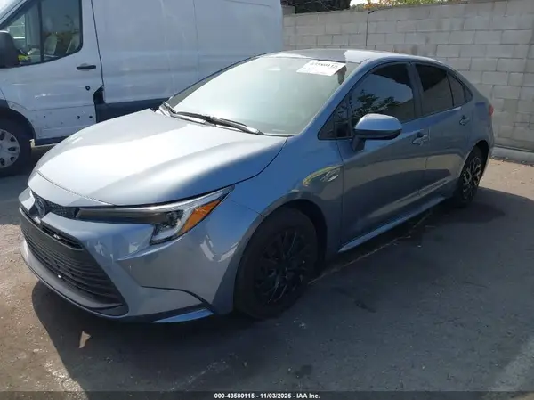 JTDBCMFE6R3066090 2024 TOYOTA COROLLA - Image 2