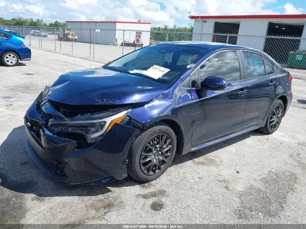 JTDBCMFE6S3069657 2025 TOYOTA COROLLA - Image 2
