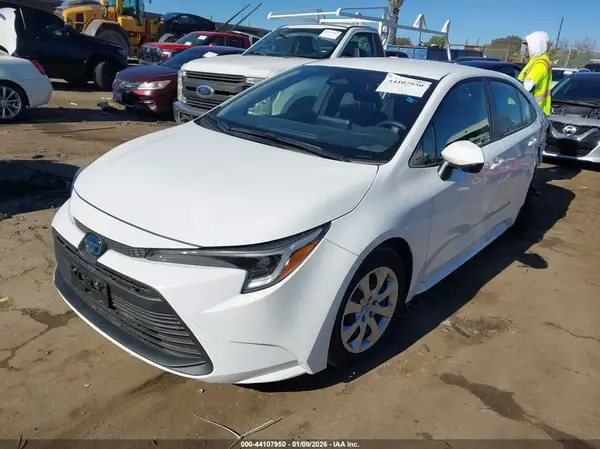 JTDBCMFE6S3089309 2025 TOYOTA COROLLA - Image 2