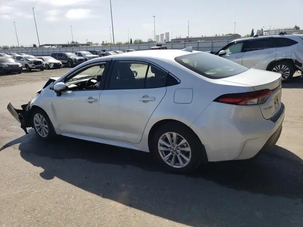 JTDBCMFE6SJ037335 2025 TOYOTA COROLLA - Image 2