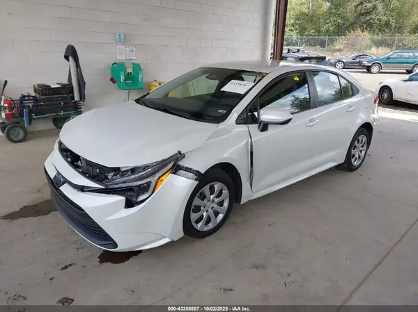 JTDBCMFE6SJ039473 2025 TOYOTA COROLLA - Image 2