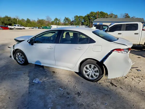 JTDBCMFE6SJ039540 2025 TOYOTA COROLLA - Image 2