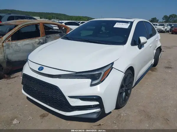 JTDBCMFE7PJ014072 2023 TOYOTA COROLLA - Image 2