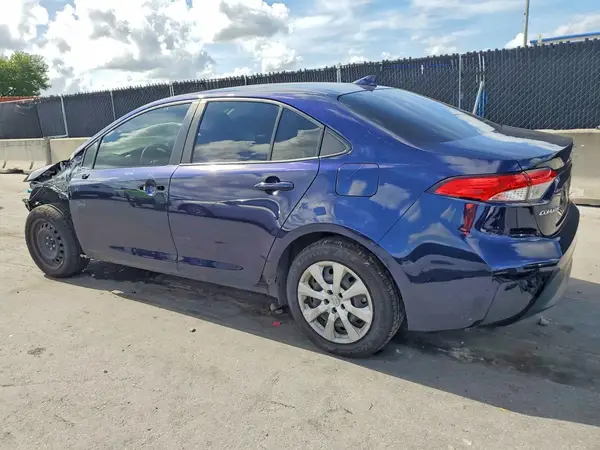 JTDBCMFE7PJ015299 2023 TOYOTA COROLLA - Image 2