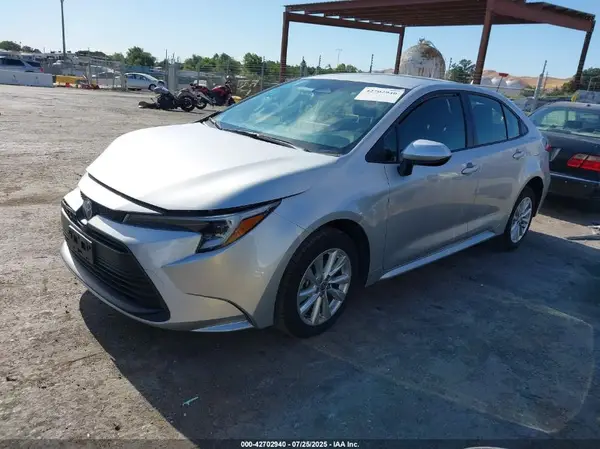 JTDBCMFE7R3031252 2024 TOYOTA COROLLA - Image 2