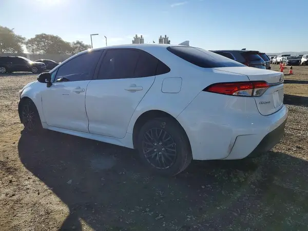 JTDBCMFE7R3035639 2024 TOYOTA COROLLA - Image 2