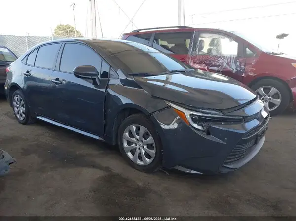 JTDBCMFE7R3036774 2024 TOYOTA COROLLA - Image 1