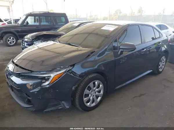 JTDBCMFE7R3036774 2024 TOYOTA COROLLA - Image 2