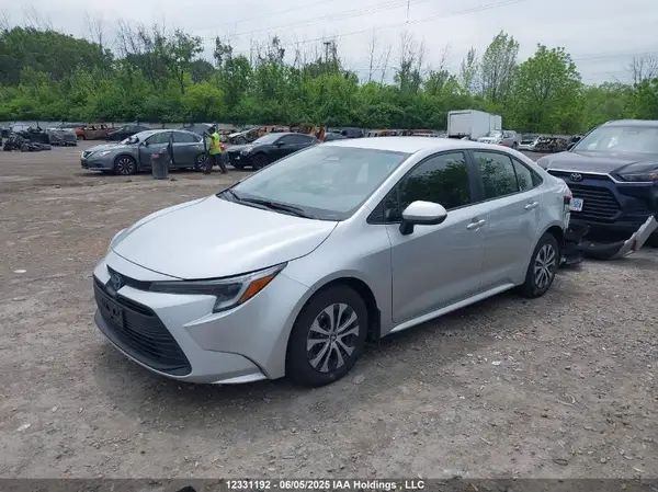JTDBCMFE7R3040288 2024 TOYOTA COROLLA - Image 2