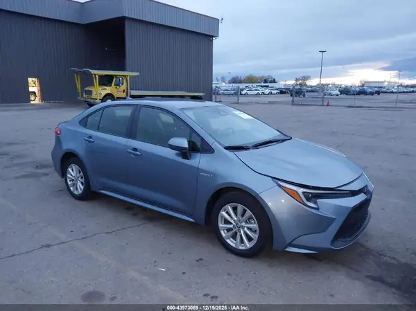 JTDBCMFE7R3040565 2024 TOYOTA COROLLA - Image 1