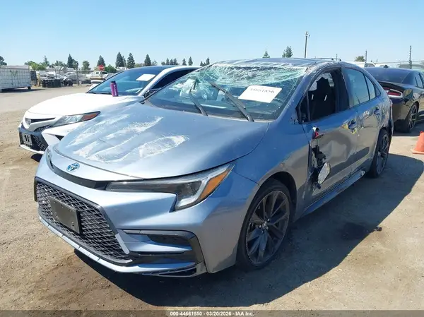JTDBCMFE7R3042767 2024 TOYOTA COROLLA - Image 2
