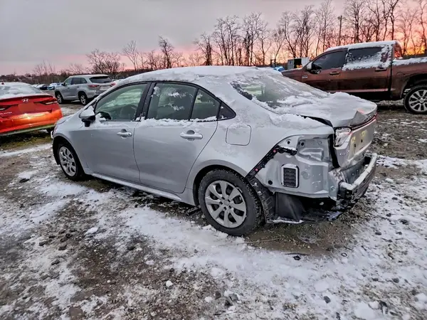 JTDBCMFE7R3043630 2024 TOYOTA COROLLA - Image 2