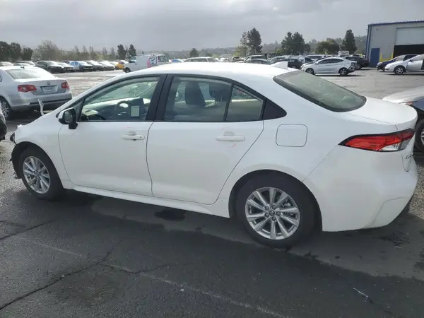JTDBCMFE7R3045104 2024 TOYOTA COROLLA - Image 2