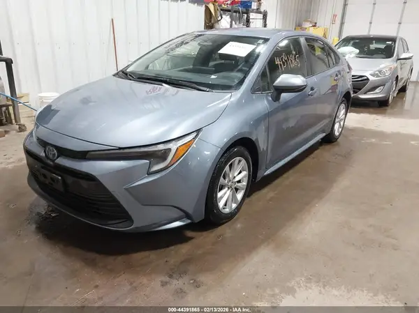 JTDBCMFE7R3045135 2024 TOYOTA COROLLA - Image 2