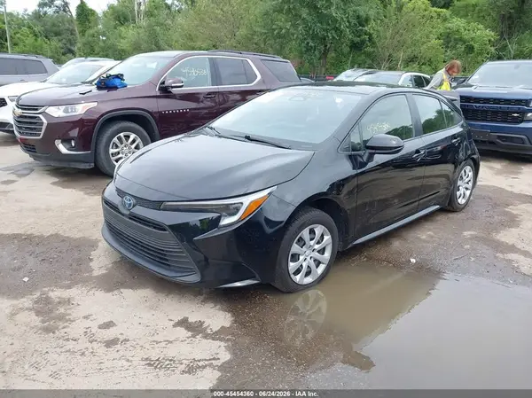 JTDBCMFE7R3046141 2024 TOYOTA COROLLA - Image 2