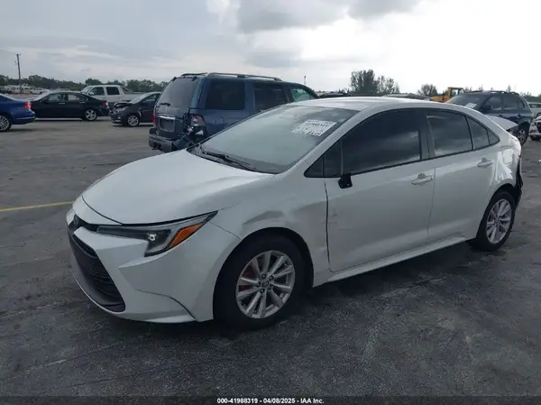 JTDBCMFE7R3046849 2024 TOYOTA COROLLA - Image 2