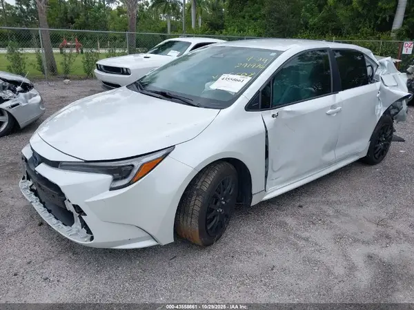 JTDBCMFE7R3056507 2024 TOYOTA COROLLA - Image 2