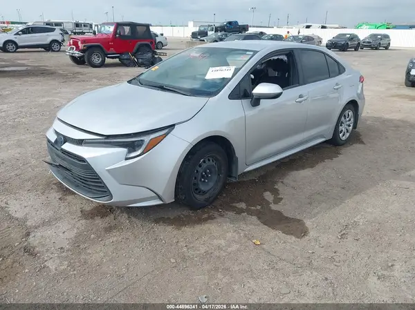 JTDBCMFE7R3056569 2024 TOYOTA COROLLA - Image 2