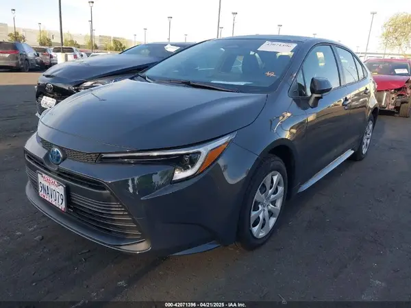 JTDBCMFE7R3059570 2024 TOYOTA COROLLA - Image 2