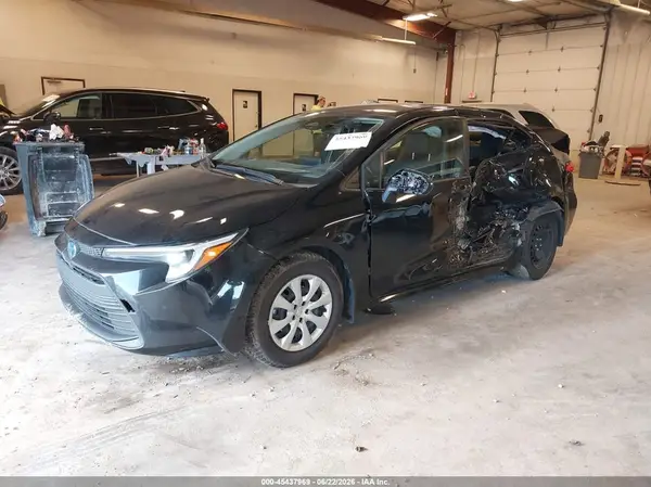 JTDBCMFE7R3064056 2024 TOYOTA COROLLA - Image 2