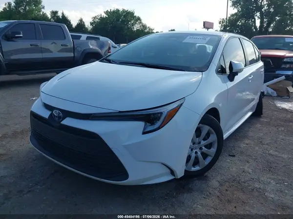 JTDBCMFE7R3067541 2024 TOYOTA COROLLA - Image 2