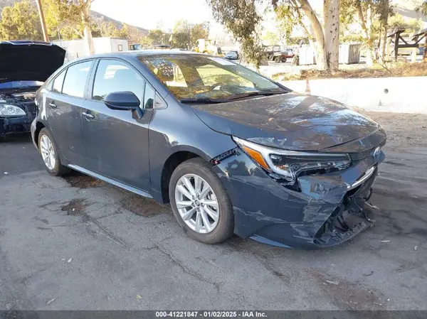 JTDBCMFE7R3068656 2024 TOYOTA COROLLA - Image 1