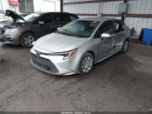 JTDBCMFE8PJ004991 2023 TOYOTA COROLLA - Image 2