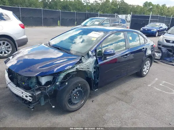 JTDBCMFE8PJ015599 2023 TOYOTA COROLLA - Image 2
