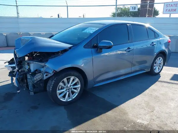 JTDBCMFE8R3030725 2024 TOYOTA COROLLA - Image 2
