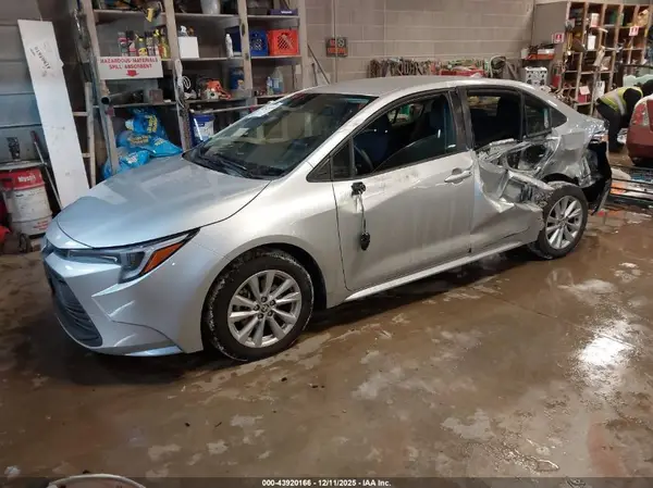 JTDBCMFE8R3035813 2024 TOYOTA COROLLA - Image 2