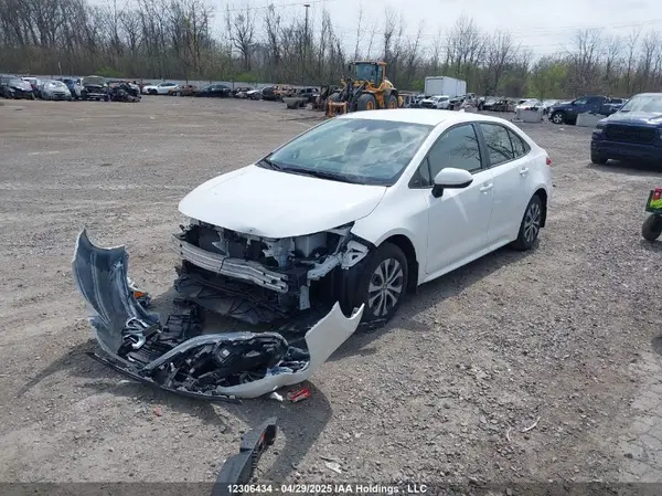 JTDBCMFE8R3036153 2024 TOYOTA COROLLA - Image 2
